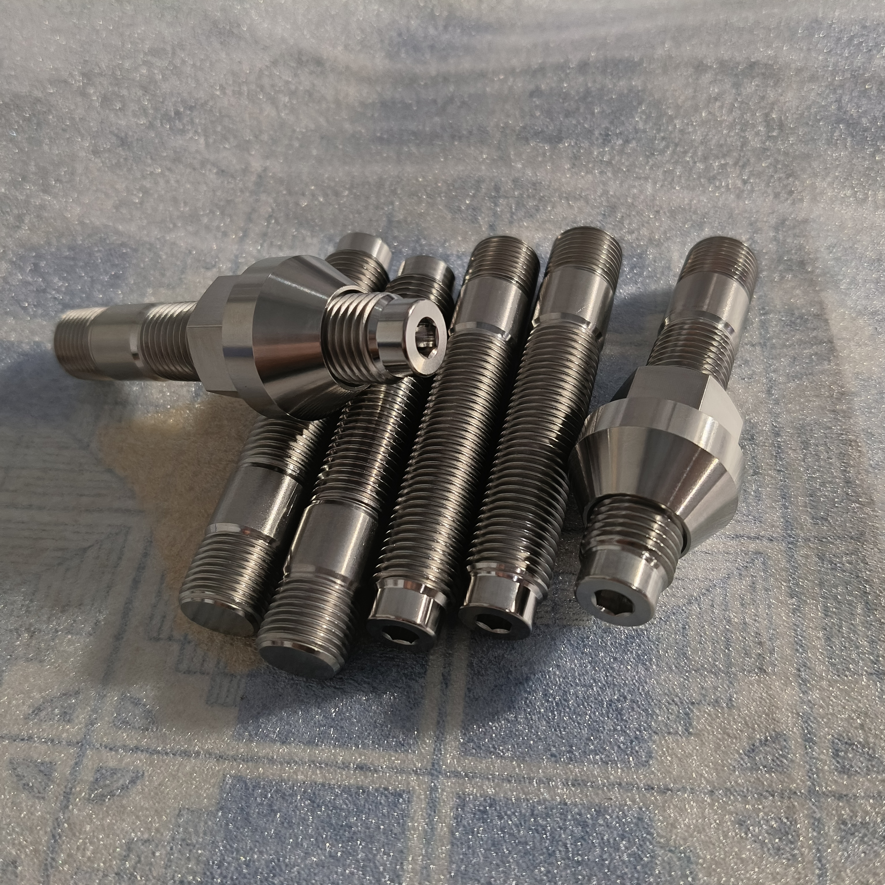4Pcs M6x18mm Titanium Alloy Black Tapered Head Bike Bolts With Washers - GR5 Ti