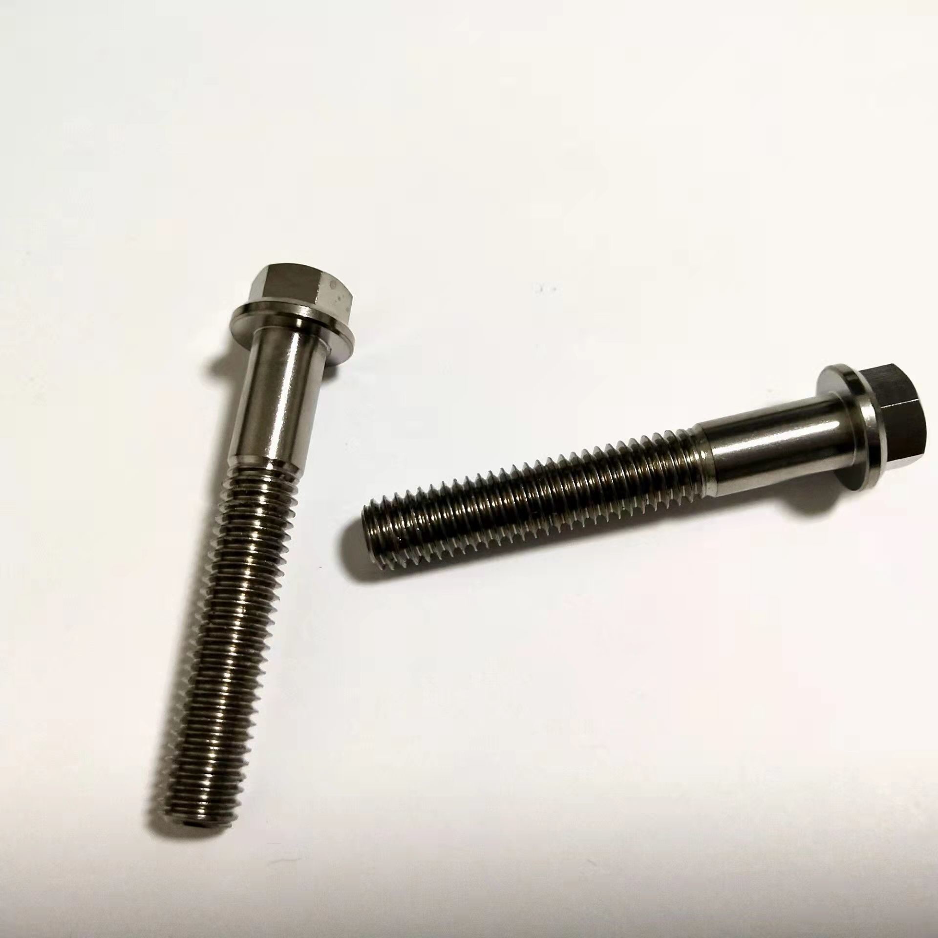 Titanium Alloy Metric Bolts Flange Head Ti Bolts M10 M12 for automobile